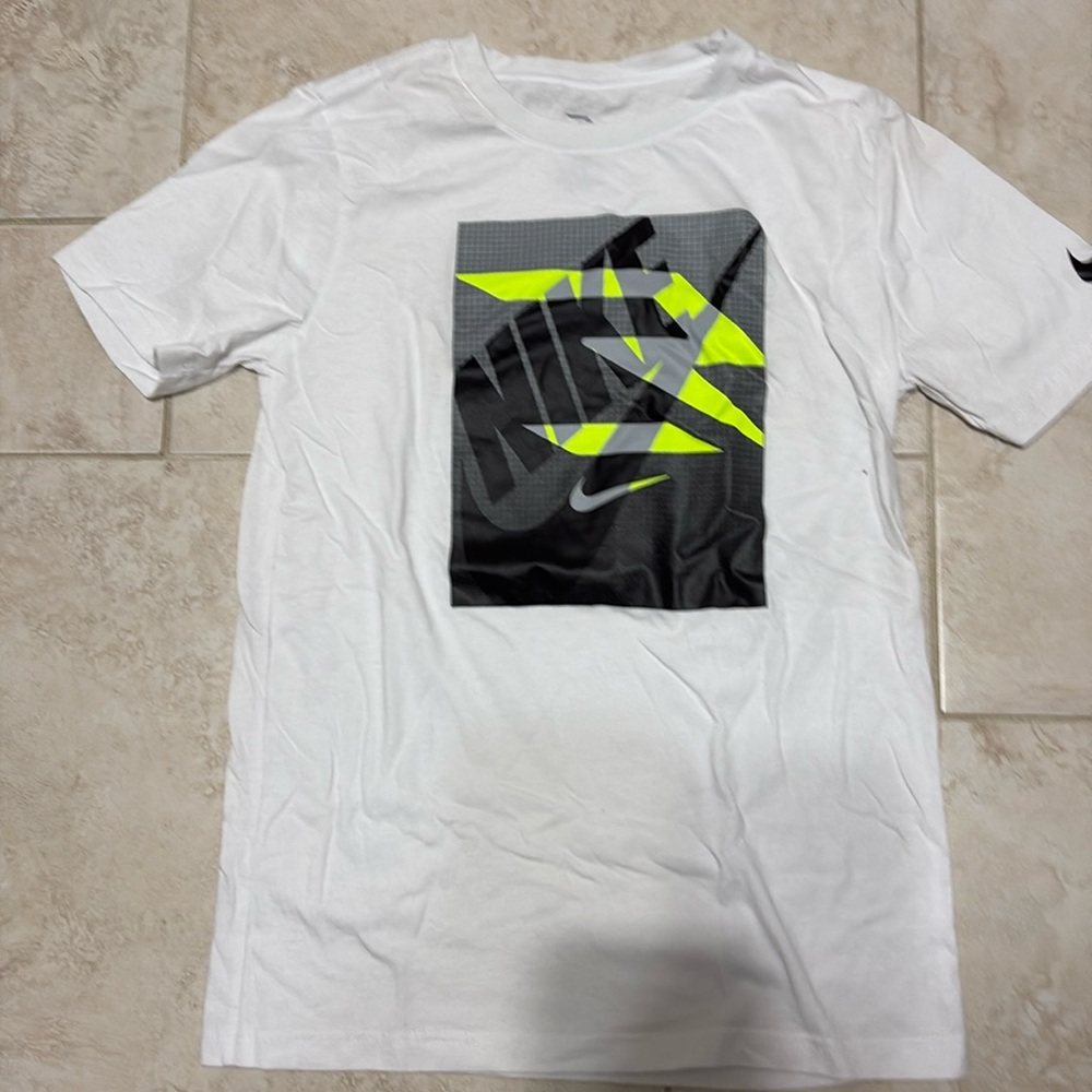 Nike top 12-13 years
